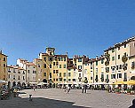 Piazza dell’Anfiteatro Lucca